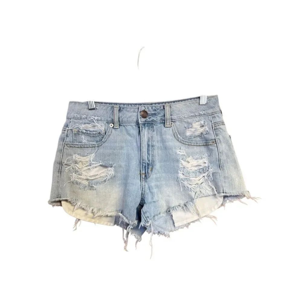 American Eagle Woman’s distressed, cut off denim shorts Sz 6